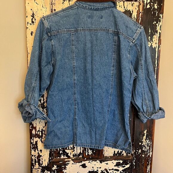 Vintage women’s Bushwacker denim shirt. Size Small. - Picture 7 of 8
